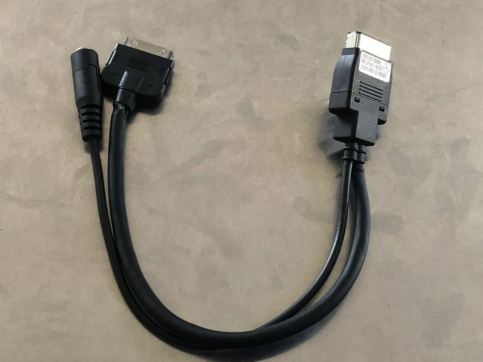 MERCEDES MEDIA INTERFACE CABLE iPHONE iPOD AUX CONNECTOR A0018276904