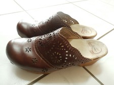 dansko cut out clogs