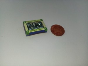 Détails Sur échelle 112 Noël Bleu Clair Boules En Boîte Pour Dollshouse Miniature Display Afficher Le Titre Dorigine