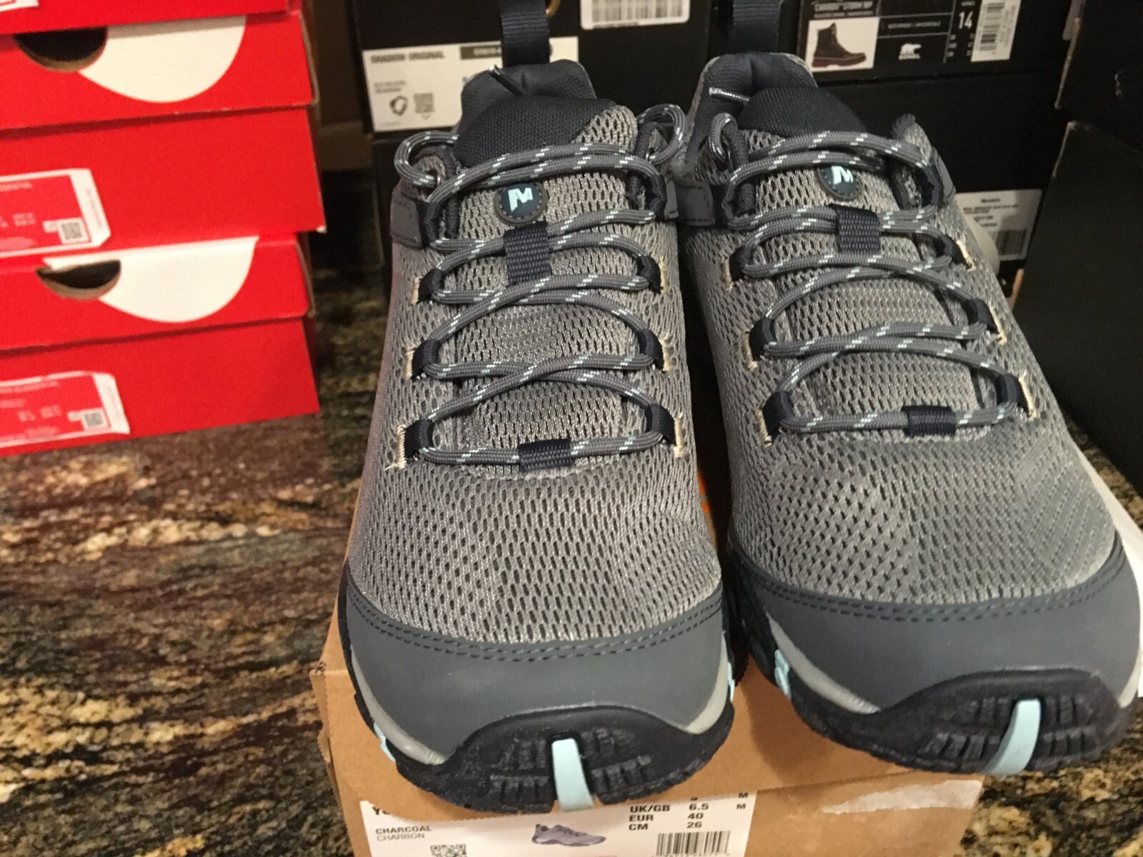 NUOVE scarpe da trail running da donna Merrell Yokota 2 in rete taglia 9