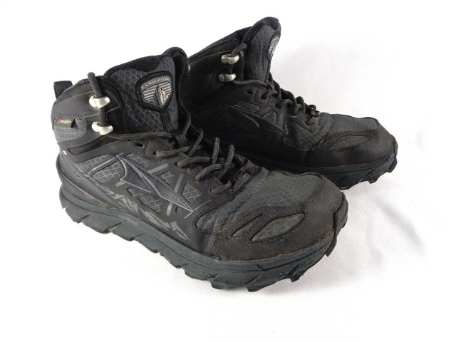 black trail shoes