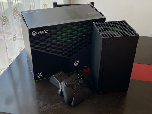 Microsoft Xbox Series X 1TB Console - Negro