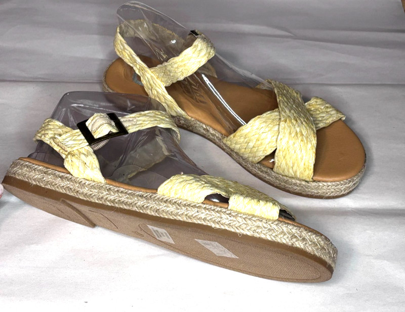 nib JOURNEE retro platform WOVEN YELLOW BUCKLE STRAP SANDALS shoes womens 9.5