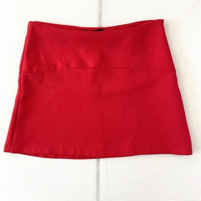 NWT Zara Woman Red Mini Skirt Textured Side Zip Lined Women Size L