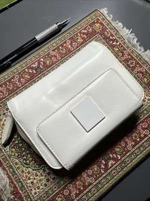 GIANFRANCO FERRE Italian Genuine LEATHER White Keys WALLET MADE IN ITALY NWT