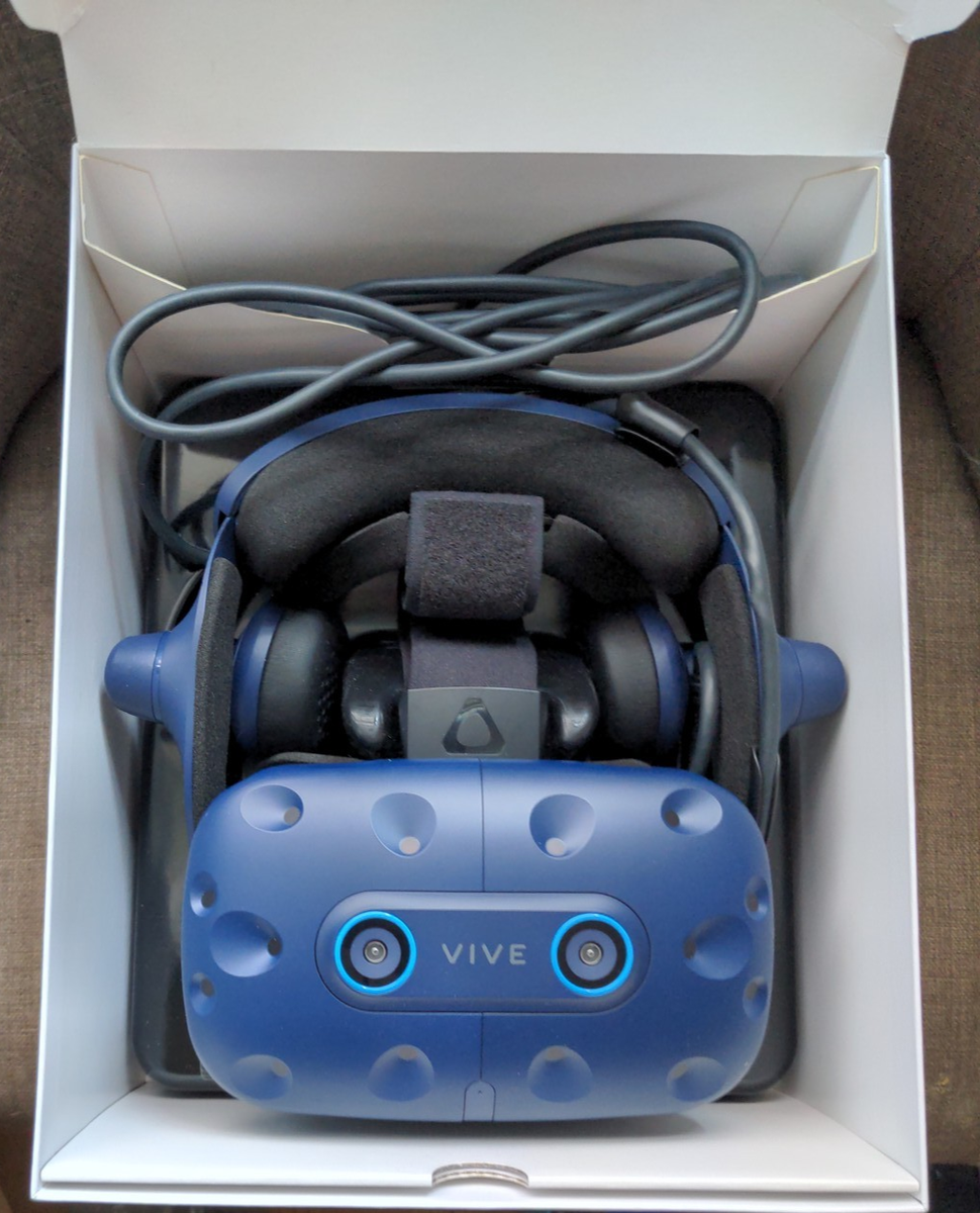 HTC Vive Pro Eye Virtual Reality VR Headset Blue 99HAPT005-00 PC