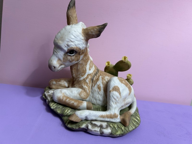 Vintage Masterpiece Porcelain-Homco-80's-Taiwan-Baby Donkey Figurine 5.5x6”