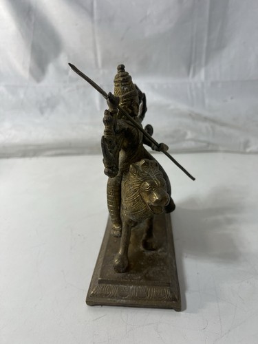 Statua India Indiana Bronzo di Shiva Durga a cavallo Leone che tiene Tridente 20° 7” - Foto 9 di 20