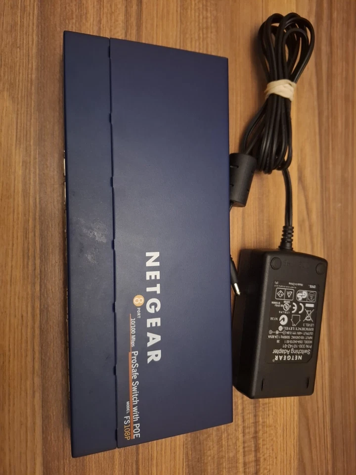 Netgear ProSafe FS108P POE 8port 10/100Mbps Switch w/ PSU - Image 2 of 4