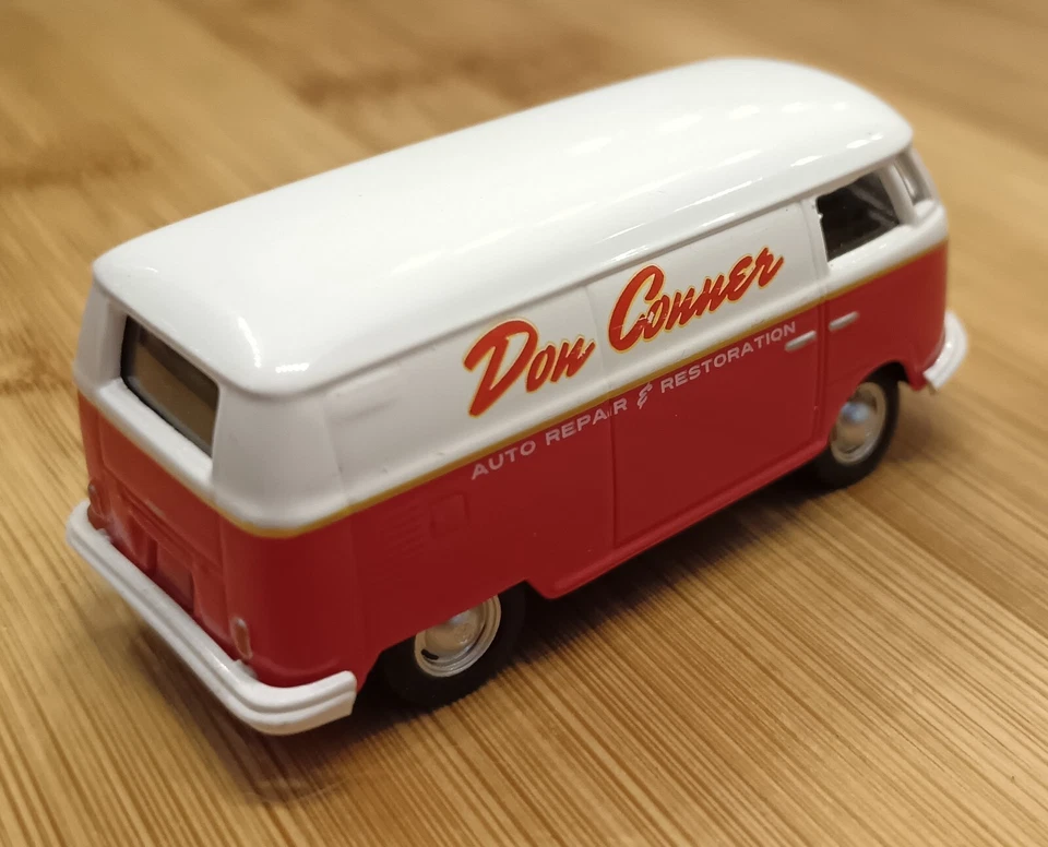 VW Combi Greenlight 1/64 - Photo 2/3