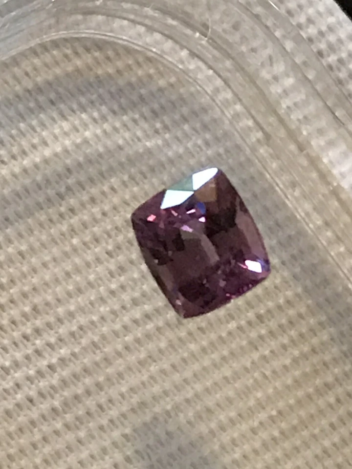 РЕДКАЯ!! РОЗОВАТО-ФИОЛЕТОВЫЙ МАЛАЙСКИЙ ГРАНАТ 1,31 КАРАТА (N) - Изображение 3 из 4