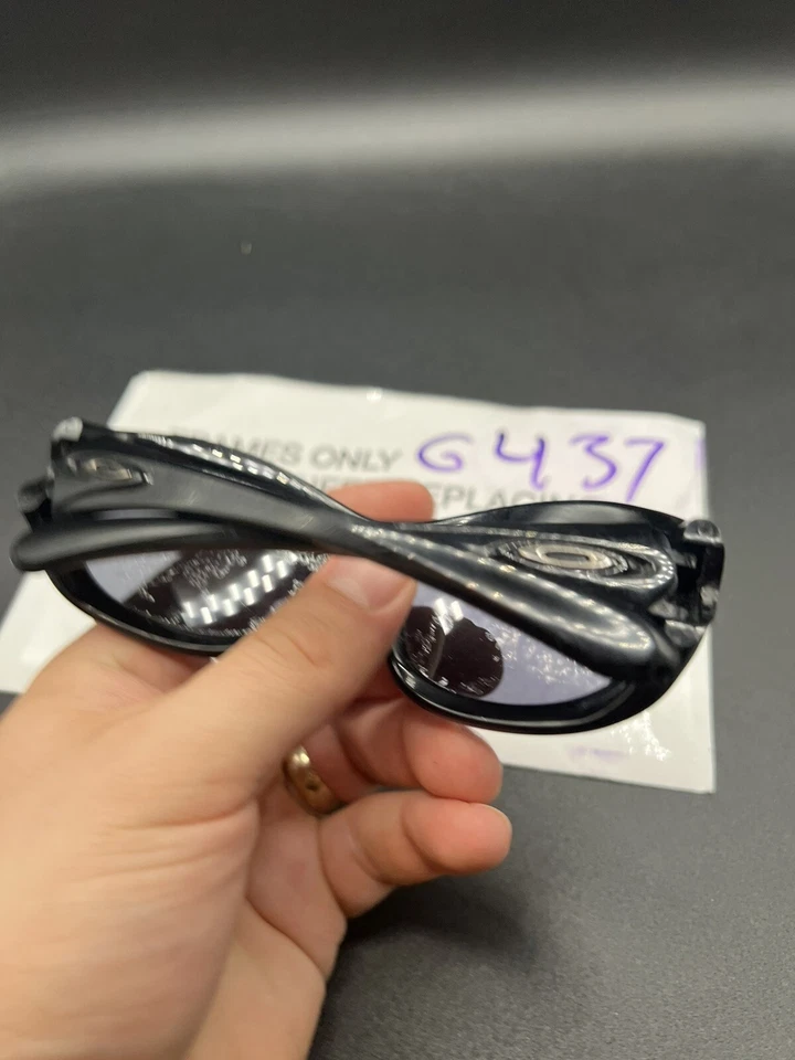 Gafas de sol Oakley Eternal para mujer negras/grises lentes 03-390 monturas Foto 2 de 4