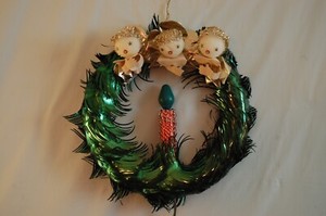 Vintage Green Eyelash Foil Wreath-Lighted