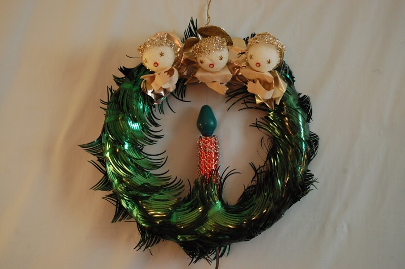 Vintage Green Eyelash Foil Wreath-Lighted