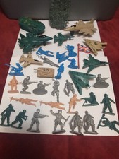 lot of 36 small plastic soldiers brown gray green WW I WW II planes tanks flag