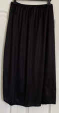 VINTAGE VANITY FAIR BLACK A LINE NYLON 30  HALF SLIP w/ SLIT LARGE