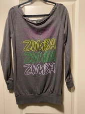 ZUMBA Dance Fitness WEAR WOMEN'S Medium Long Sleeve Top Shirt Scoop Style Neck 