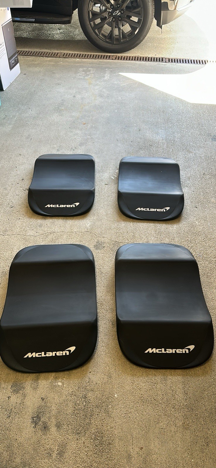 GENUINE MCLAREN ACCESSORY TIRE CRADLE SET OEM NEW 1215QA094CP