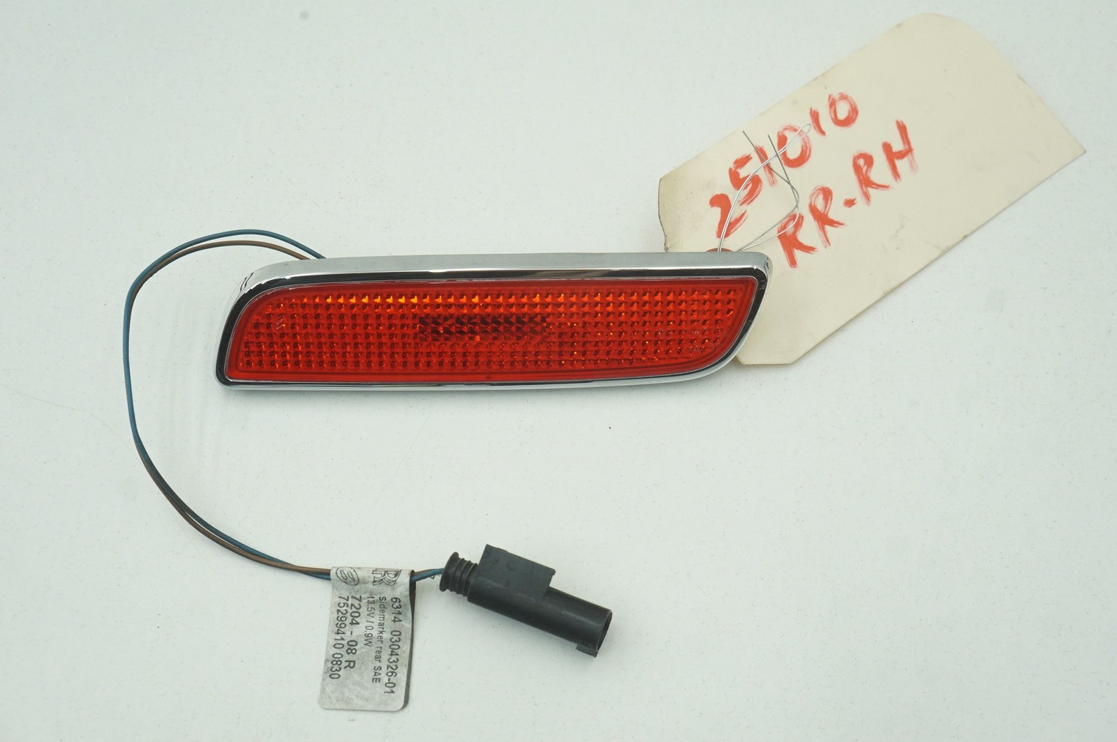 Rear Right Quarter Panel Marker Lamp OEM 63140304325 Rolls Royce Phantom Vii 06