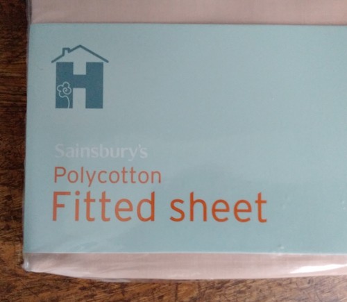 Sainsburys Polycotton Single Light Brown Fitted Sheet (90x190cm)+ 2 Pillow Cases - Picture 6 of 13