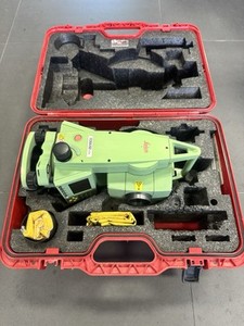 Leica TCRA702 Ultra 2" Reflectorless Motorized Total Station ATR R300 Prismless