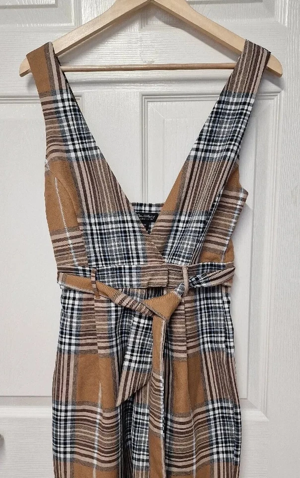 Mono Miss Selfridge a Cuadros Pierna Corta Recta Cuello en V Cinturón 6 8 Beige Negro Foto 3 de 4