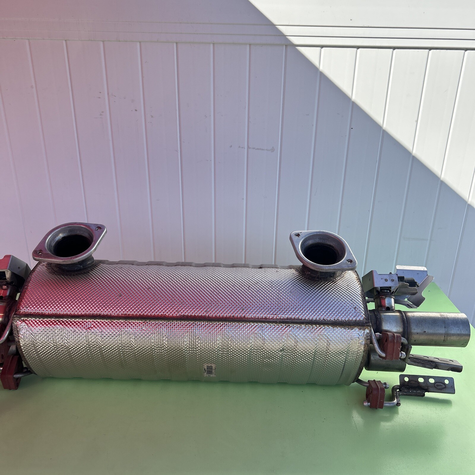2018 2019 2020 2021 2022 ASTON MARTIN VANTAGE V8 EXHAUST SYSTEM MUFFLER OEM 