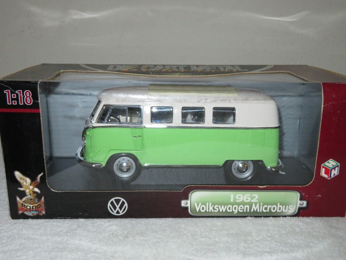 1962 VOLKSWAGEN MICROBUS 1:18 ROAD SIGNATURE OPENING DOORS & REAR