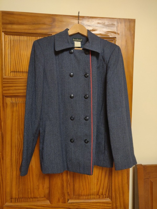 HARVE BENARD Women's Blue  Long Sleeve Blazer with Red Lining, size 12