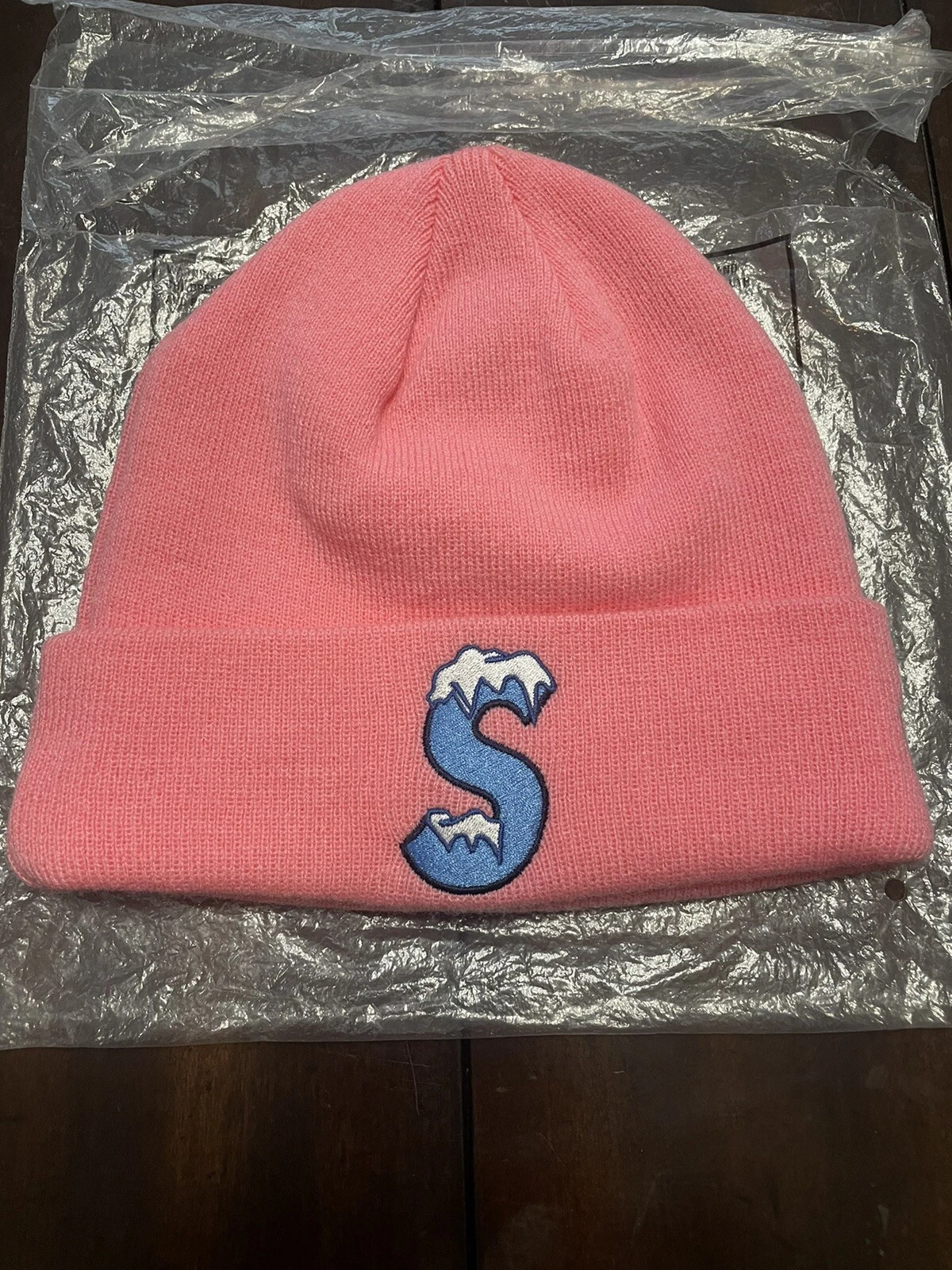 Casquette chapeau Supreme New Era S logo rose