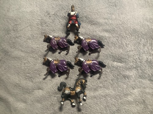 PLAYMOBIL * MOYEN-AGE * Cheval de Chevalier Barbare Parure Violette