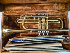 Vintage Cornet Trumpet, in working condition w/ practice music and books