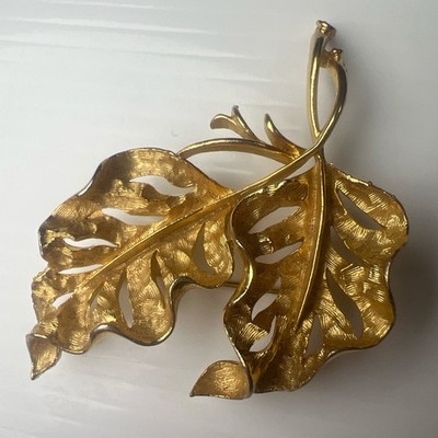 Vintage 60s 70s Brushed Gold Tone Brooch Double Leaf Textured Mid Century 3 Inch