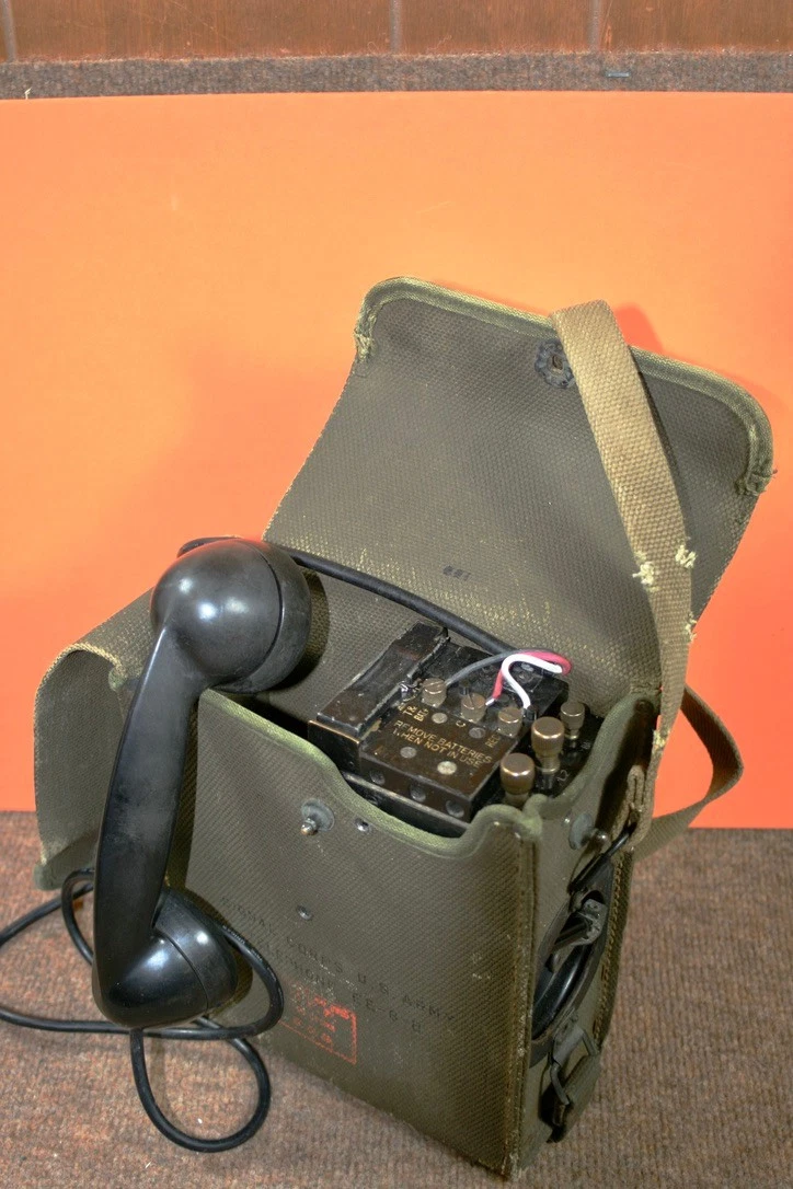 Field Telephone Indiana Original WWII US Field Gear & Equipment