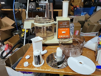 Vintage Hamilton Beach Model 712 6 Speed Plus Food Processor W/accessories 