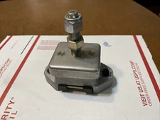 R & D Engine Mount with 4" Footprint 5/8" Stud 250-560 lb #800-012