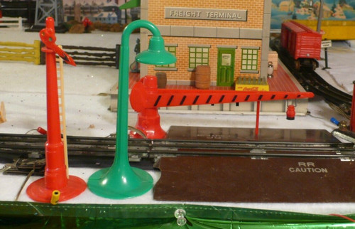 Accesorios de cruce ferroviario MARX # 0321 para diseños Plasticville y Lionel. | Condition: Used