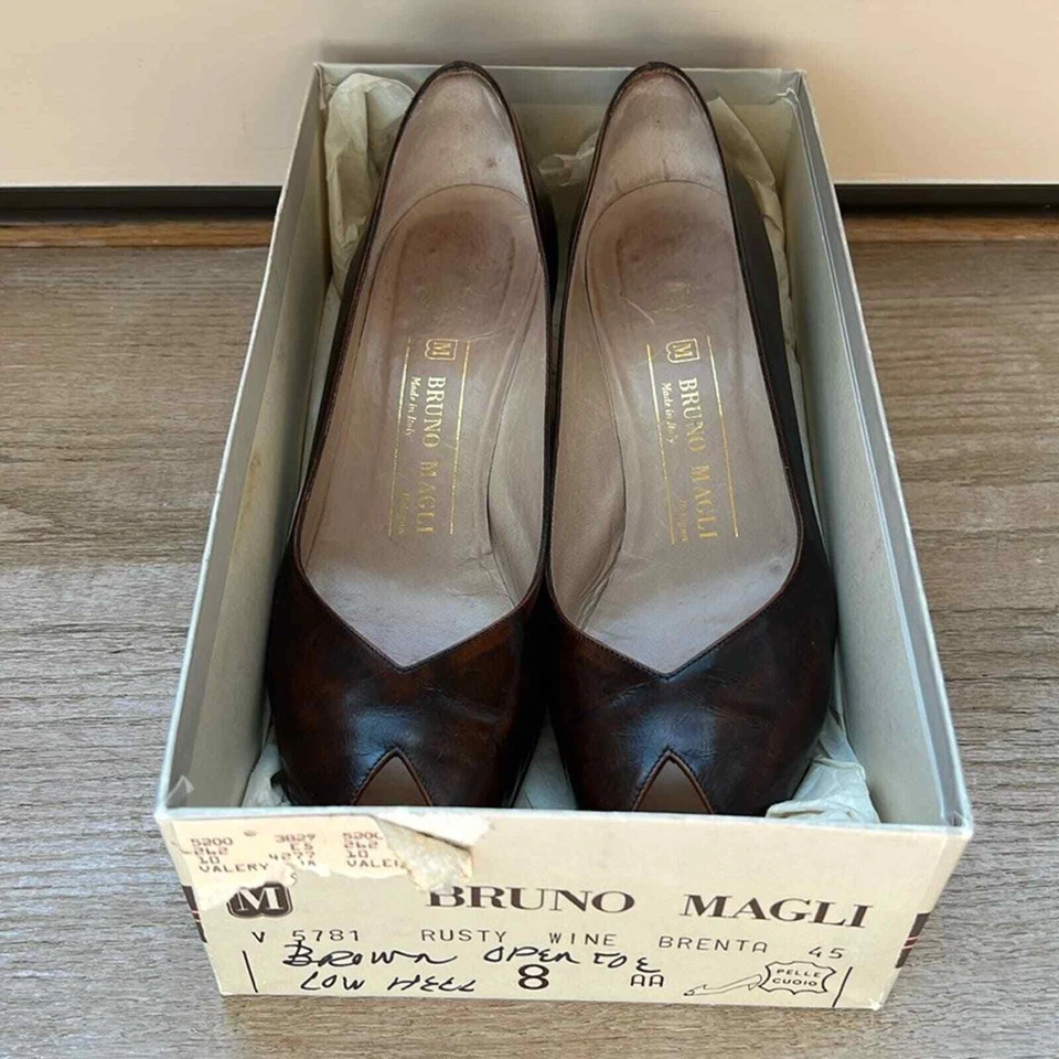 Zapatos de salón Bruno Magli vintage marrón puntera abierta tacón bajo talla 8 coqueta estilo retro Foto 2 de 4