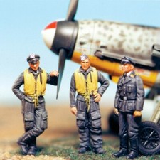 1/48 WWII German Luftwaffe Pilot & Ground Crew – Resin Figure Set (3 Figures)