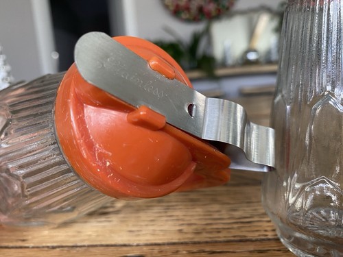 Juego de condimentos de vidrio Art Deco de cocina vintage Medco NY tapas rojas jarabe de azúcar - Imagen 2 de 20