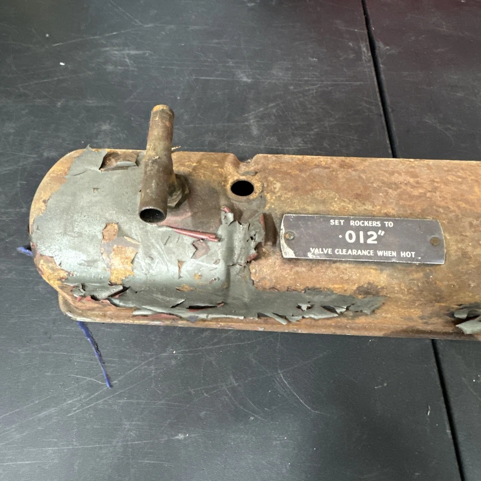 Cubierta de válvula de metal Austin Healey 3000 necesita restauración Foto 2 de 4