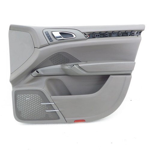 Türverkleidung vorne rechts Porsche Cayenne 958 92A 06.10-