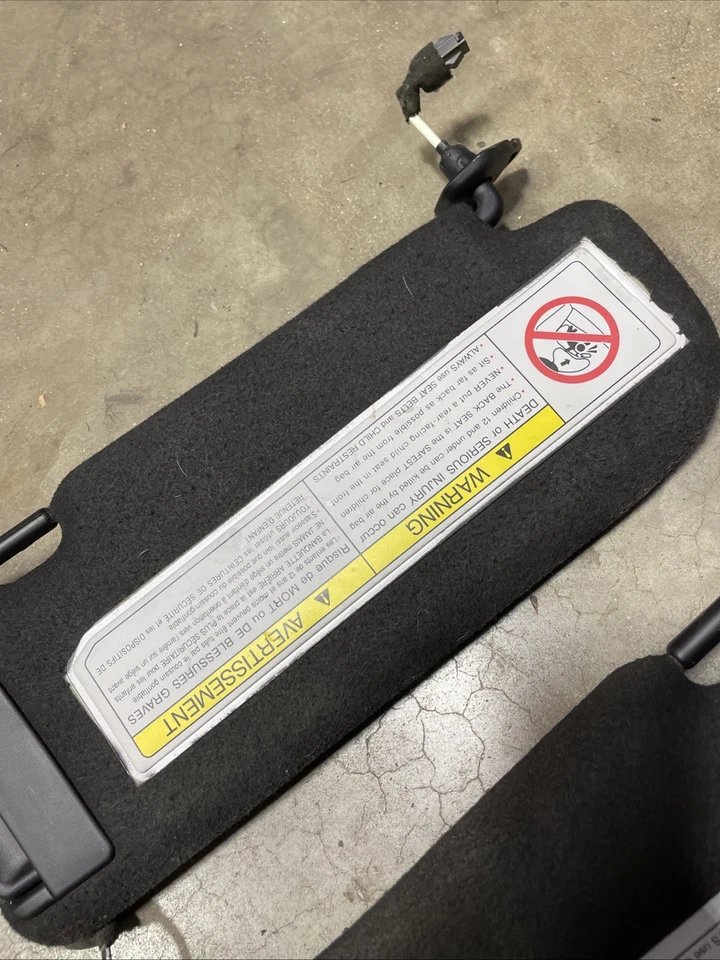 Juego de pares de parasoles laterales para conductor y pasajero Infiniti G35 2003-2004 pintado negro Foto 4 de 4