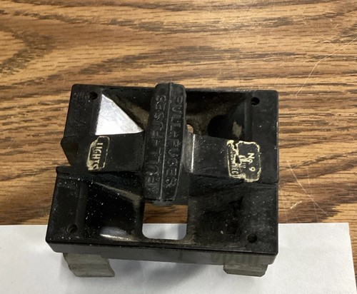 SQUARE D M-224075 2 POLE 60 AMP FUSE PULL-OUT Used
