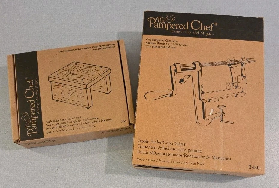 The Pampered Chef Apple Peeler Corer Slicer with Stand #2430 & #2435 New
Opens in a new window or ta