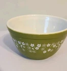 Vtg Pyrex Green Spring Blossom 401 Mixing Bowl White Flowers 750 ml.