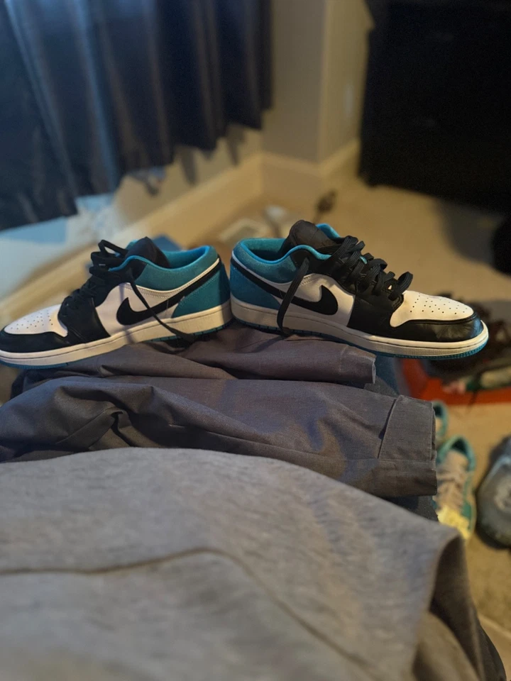 Size 10 - Air Jordan 1 SE Low Laser Blue - Image 3 of 4