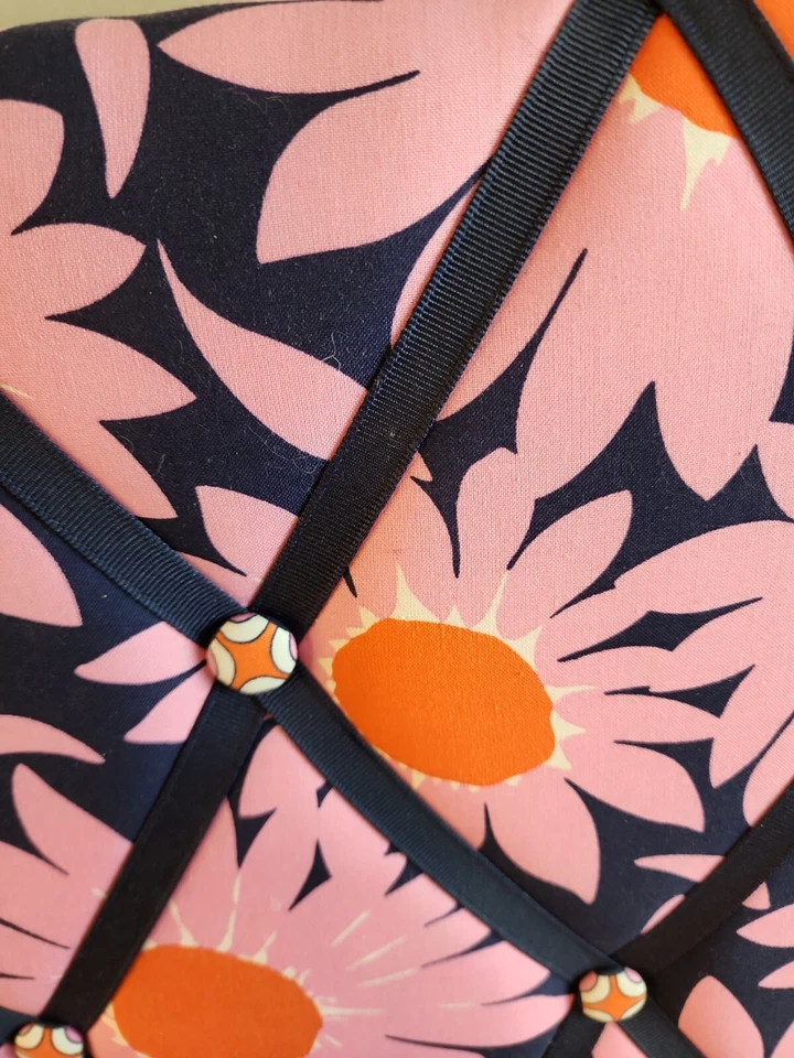 Vera Bradley "Loves Me" Ribbon Photo Memo Bulletin Board 18×24 Pink Daisy Blue - Image 4 of 4