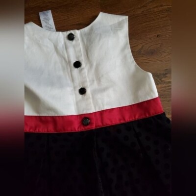 Robe Fille Gymboree Taille 8 - Noire Avec Nœuds Rouges Brodés - Sans Manches - Pour Les Fêtes (Noël, Vacances) - Occasion Très Bon état