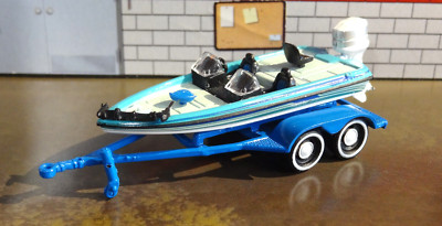 BASS PRO-FISHING SPEED BOAT W/ TANDEM TRAILER 1/64 DIECAST DIORAMA MODEL D